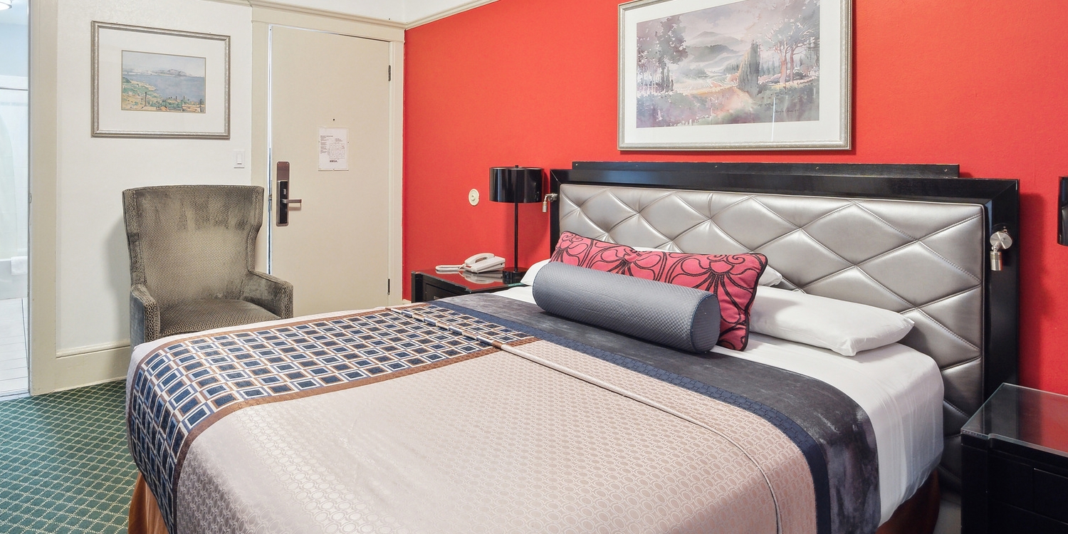 Enjoy Modern & Cozy Guest Rooms After Touring San Francisco